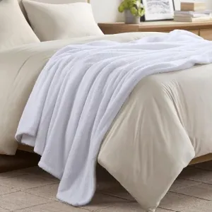 Beautyrest Fuzzy Knit Blanket Dream Soft Blanket Cozy Breathable Cover Luxrurious Feathersoft Feel, All Seasons Lightweight Bedding for Summer Cover for Bed, Couch & Sofa, Twin, Grey