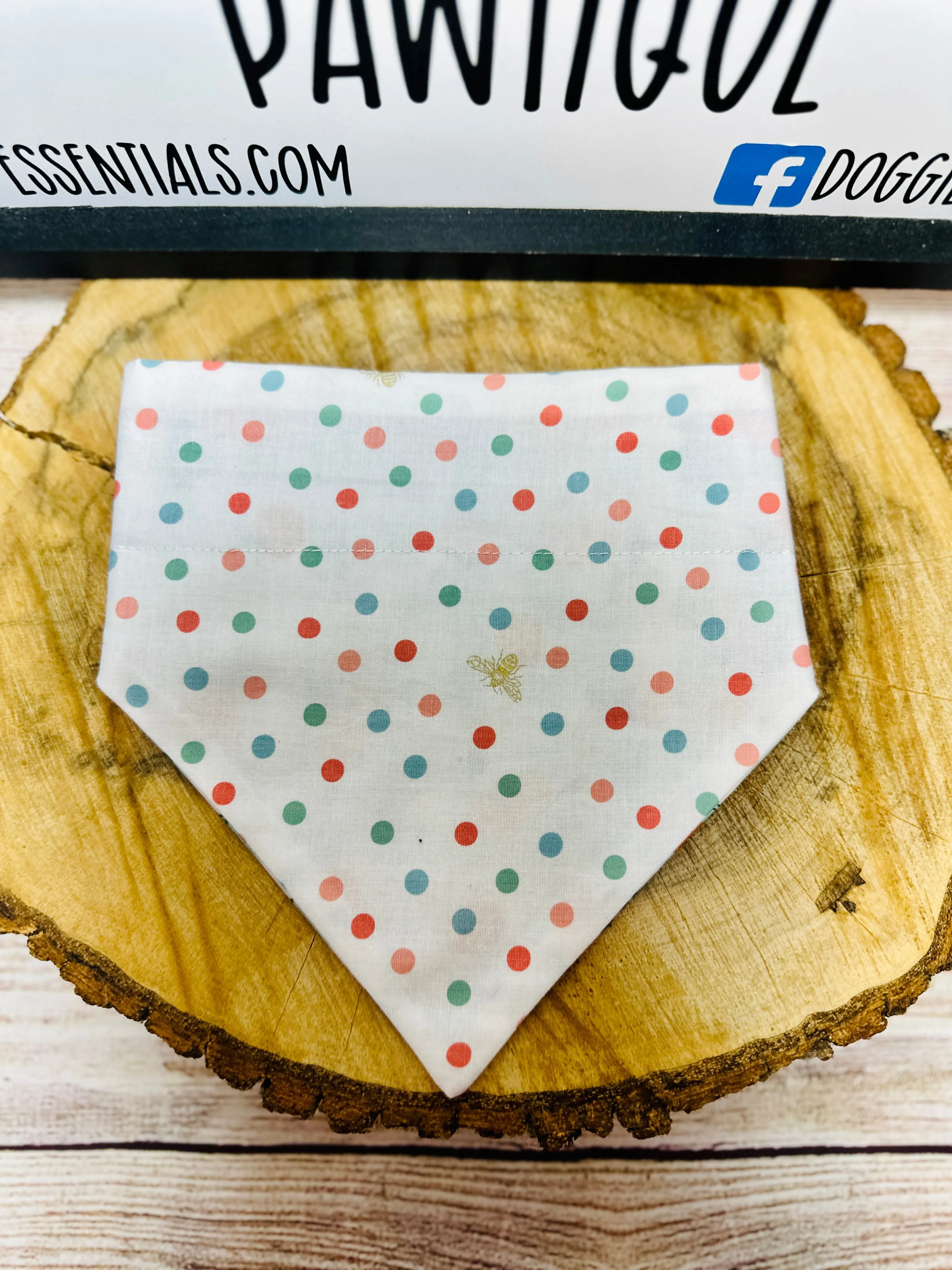 Buzzin’ Around Over the Collar Bandana