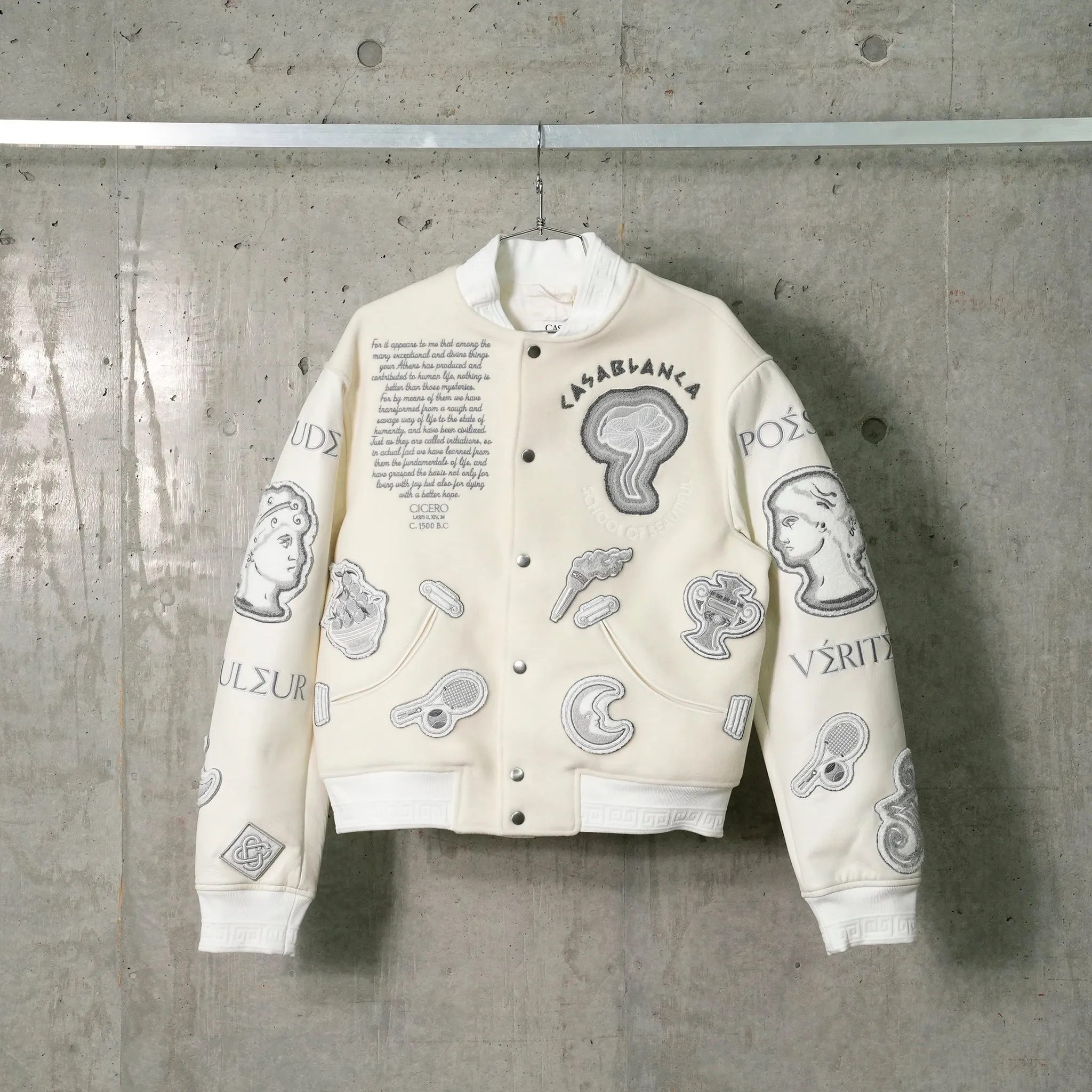 CHENILLE EMBROIDERED PATCHWORK BOMBER JACKET / CSB385:OFF-WHITE