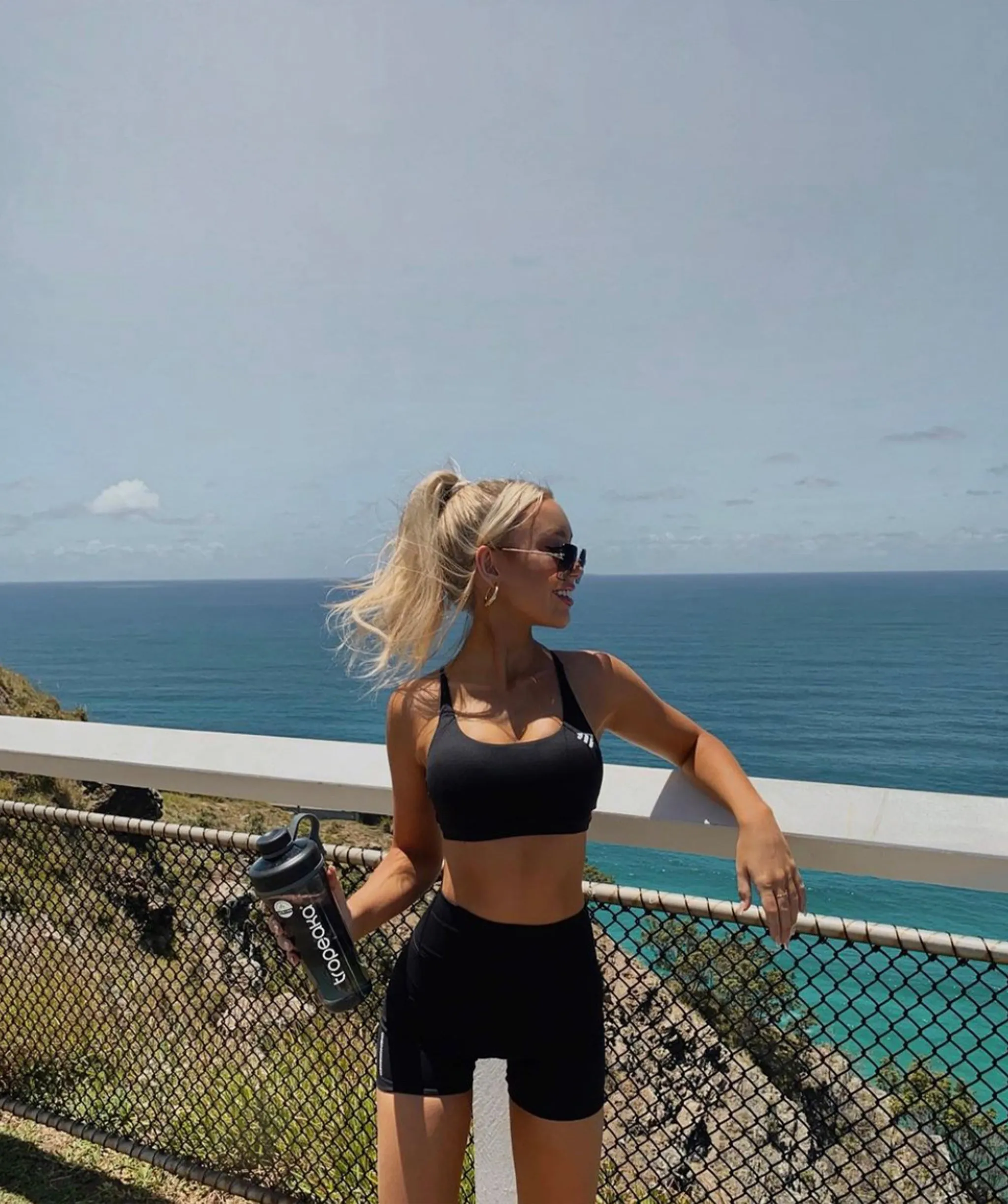 Core Booty Shorts Black