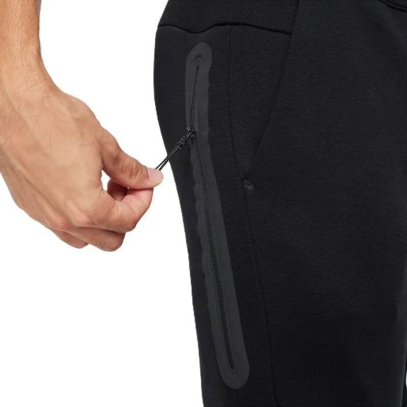 Men's Nike Techfit Black Fleece Joggers with Tapered Legs and Side Pockets