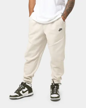 Nike Sportswear Tech Fleece Joggers Light Orewood Brown