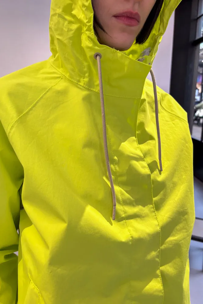 Tant Dhuda Evening Primrose Short Raincoat