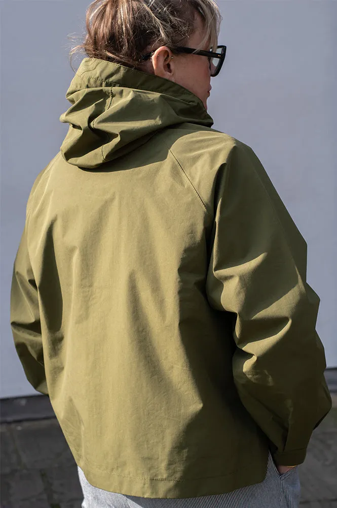 Tant Dhuda Sphagnum Short Raincoat