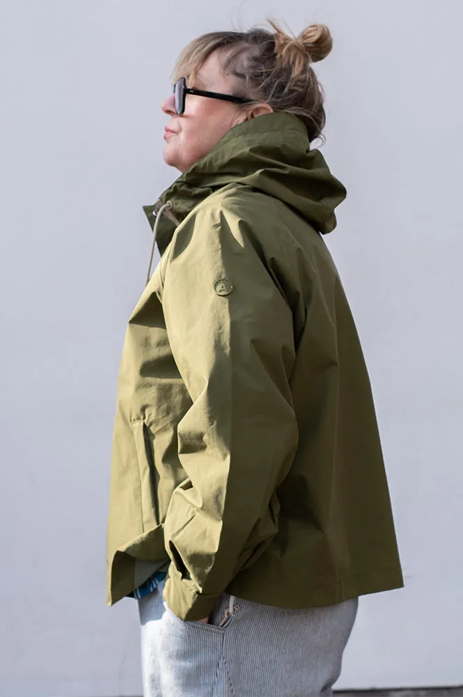 Tant Dhuda Sphagnum Short Raincoat